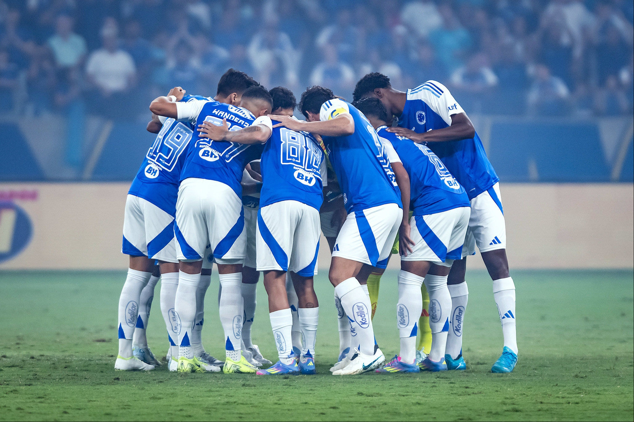 Time celeste vem de vitória sobre o então líder Palmeiras no Mineirão