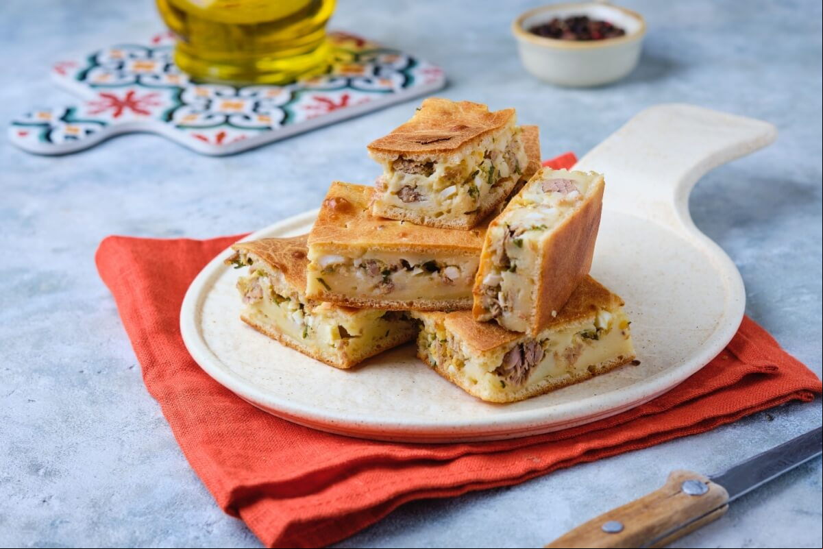 Torta de atum com ovo cozido