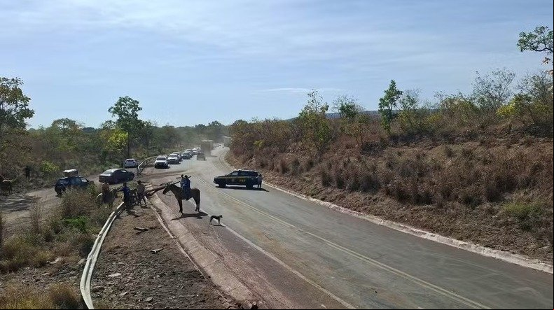 Após mais de 20h totalmente interditada, BR-365 é liberada, no Norte de Minas